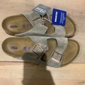 Arizona Soft Footbed Suede Leather Size 42 EU. Size 11 in ladies. Size 9 in men. Amazon.com | Birkenstock Arizona Soft Footbed Birkibuc  main image 4